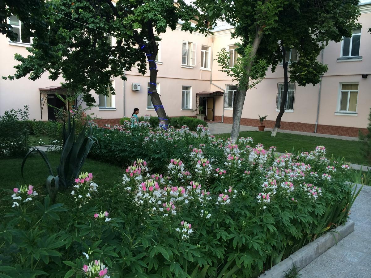 Armon Apart Hotel Хужанд Екстериор снимка