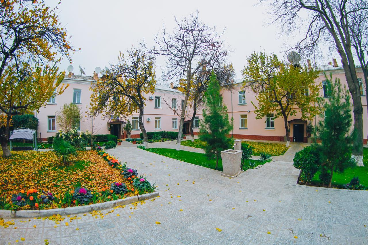 Armon Apart Hotel Хужанд Екстериор снимка