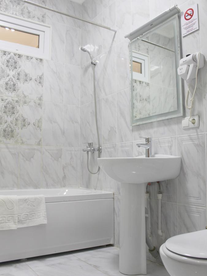 Armon Apart Hotel Хужанд Екстериор снимка