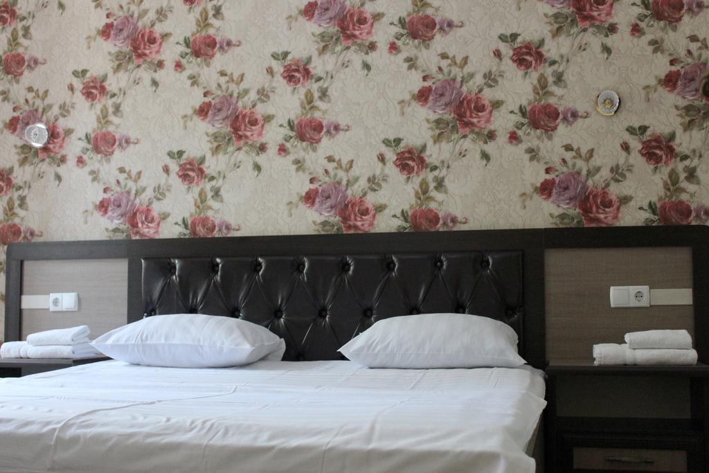 Armon Apart Hotel Хужанд Екстериор снимка