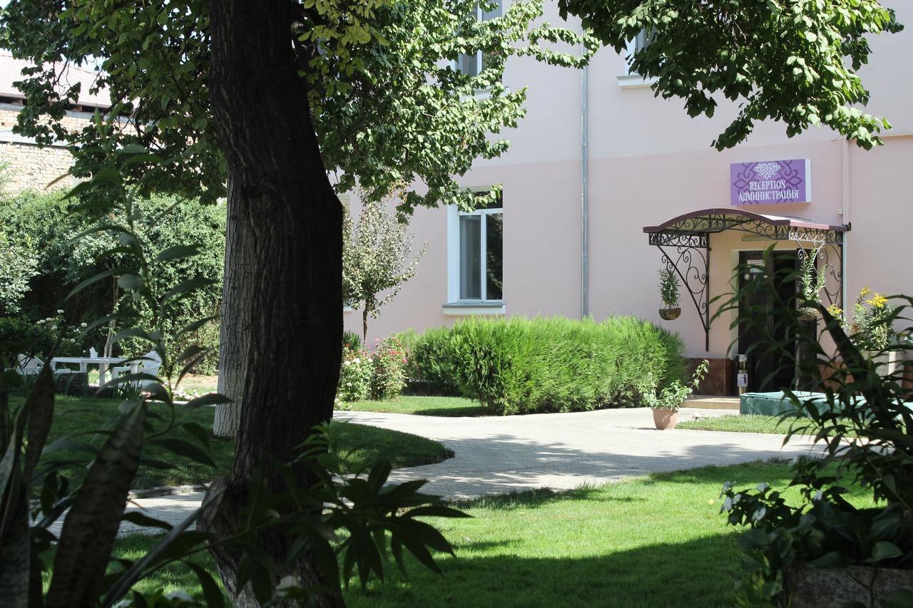 Armon Apart Hotel Хужанд Екстериор снимка